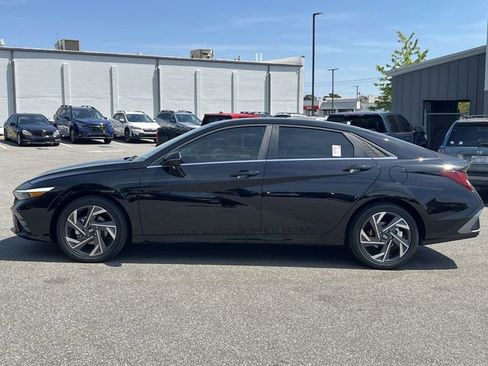 New 2026 Hyundai Elantra Limited FWD image 35