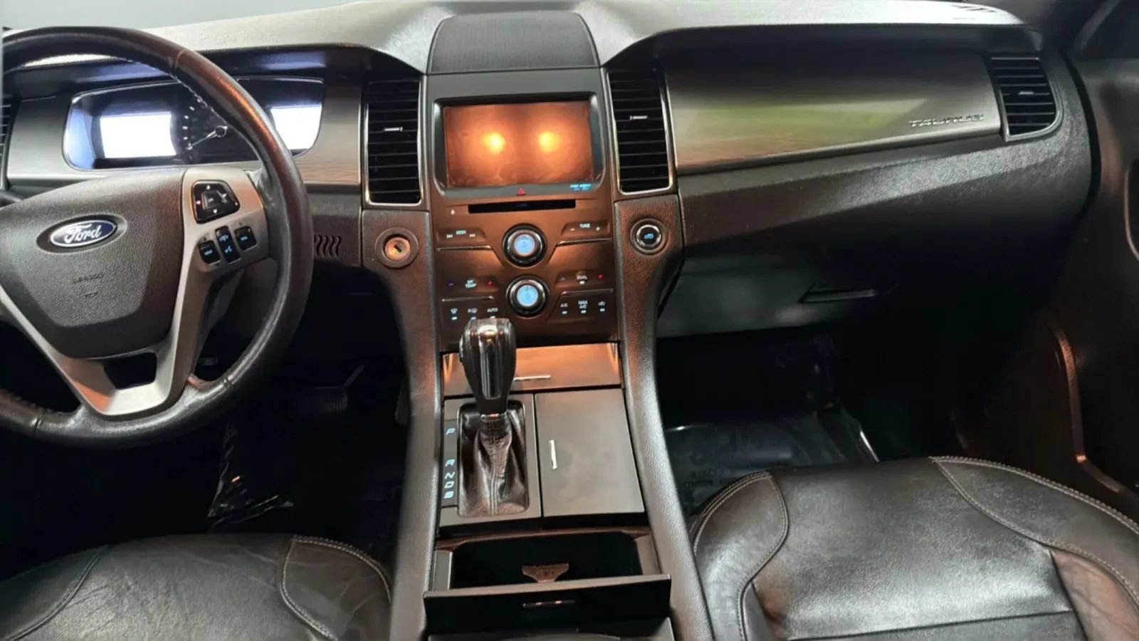 Used 2014 Ford Taurus SEL w/ Equipment Group 201A FWD image 15