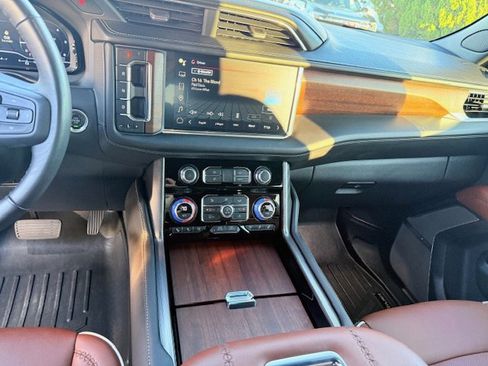 Used 2023 GMC Yukon Denali Ultimate image 13