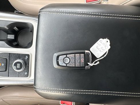 Used 2023 Ford Explorer XLT w/ Equipment Group 202A image 23