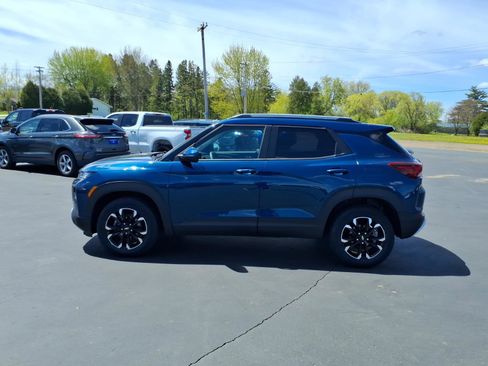 Used 2021 Chevrolet TrailBlazer LT w/ Convenience Package AWD/4WD image 2