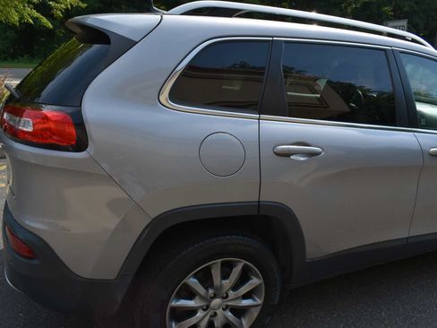 Used 2018 Jeep Cherokee Limited AWD/4WD image 59