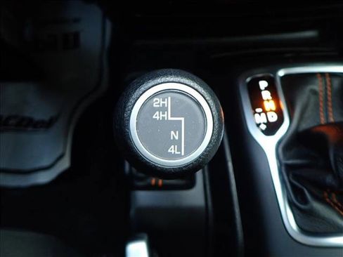 Used 2021 Jeep Gladiator Mojave w/ Cold Weather Group image 21