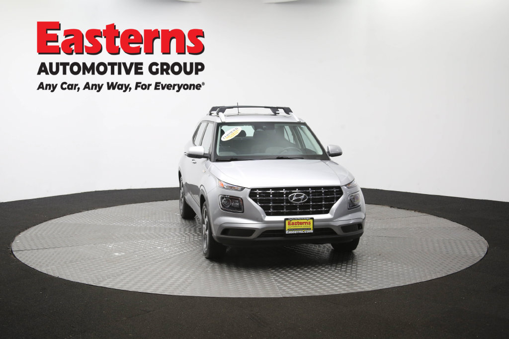 Used 2023 Hyundai Venue SEL FWD image 56