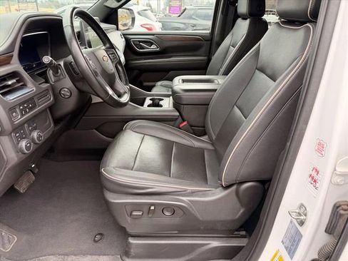 Used 2023 Chevrolet Suburban Premier AWD/4WD image 9