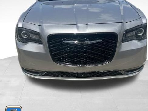 Used 2018 Chrysler 300 S w/ 300S Premium Group RWD image 1