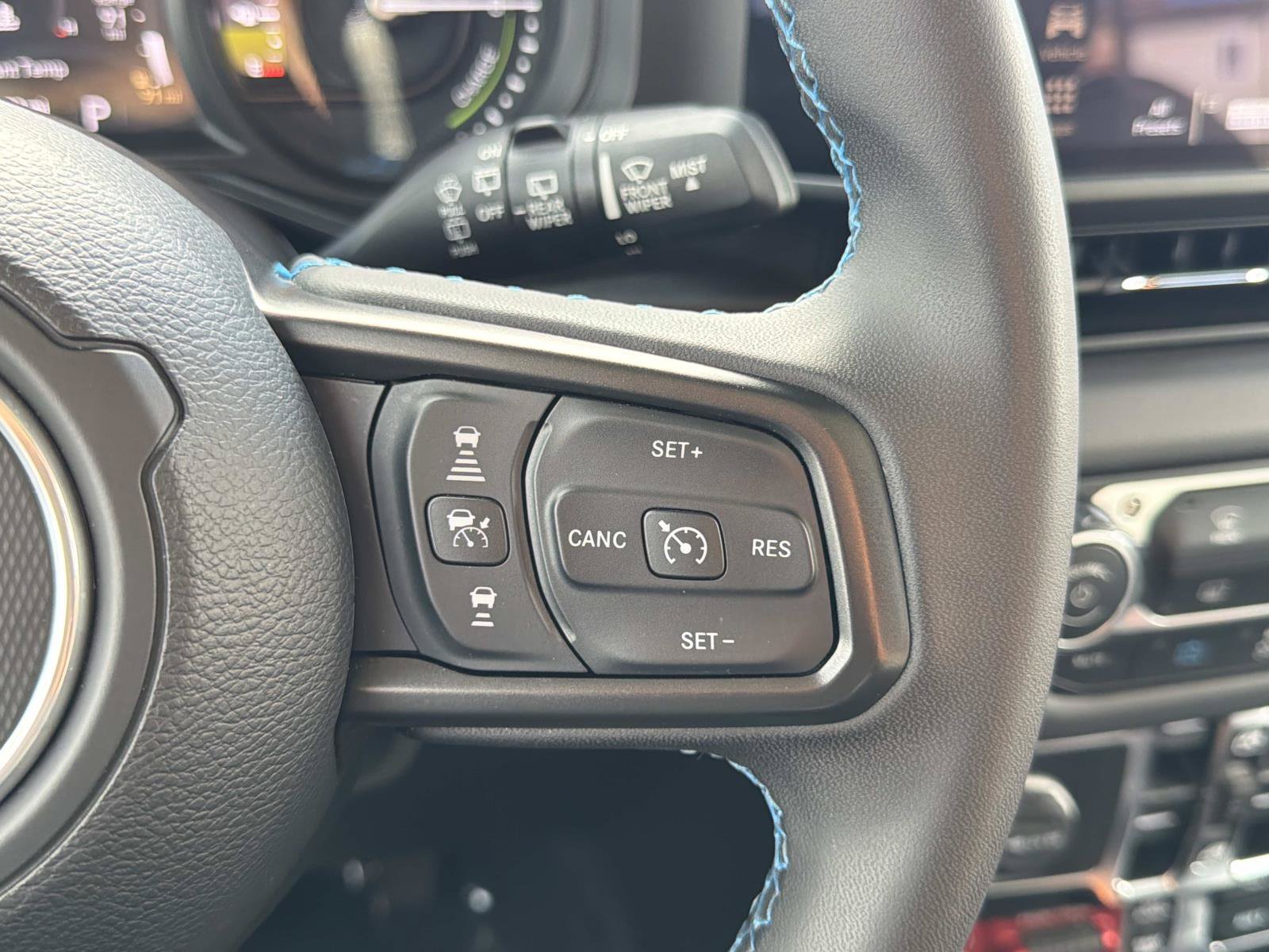 Used 2024 Jeep Wrangler Unlimited Rubicon 4xe AWD/4WD image 17