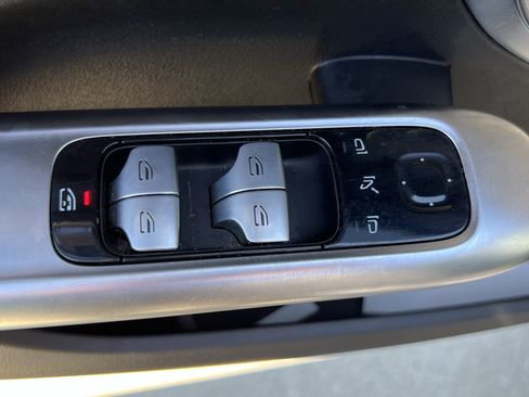 Used 2022 Mercedes-Benz C 300 Sedan w/ Exclusive Trim Package image 15