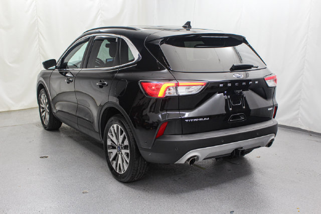 Certified 2020 Ford Escape Titanium w/ Titanium Premium Package 2.0 AWD/4WD image 5