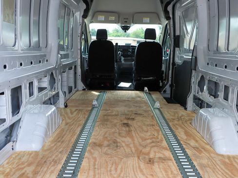 Used 2023 Ford Transit 250 148 High Roof Extended AWD image 27