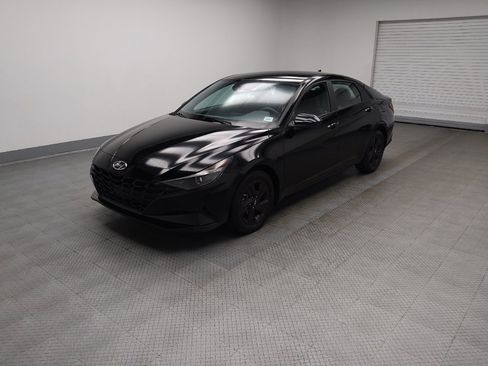 Used 2023 Hyundai Elantra SEL FWD image 2