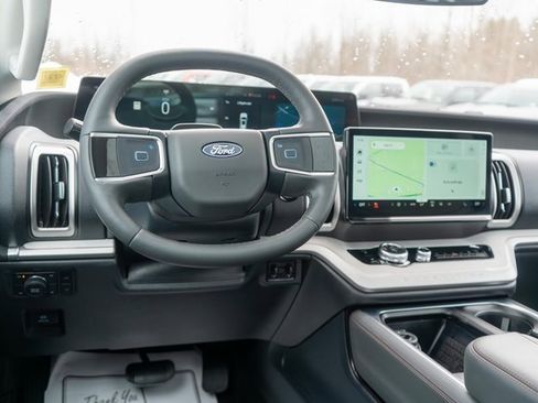 Used 2025 Ford Expedition Active image 15