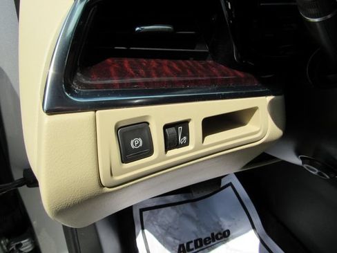 Certified 2019 Cadillac XT5 Luxury FWD image 16