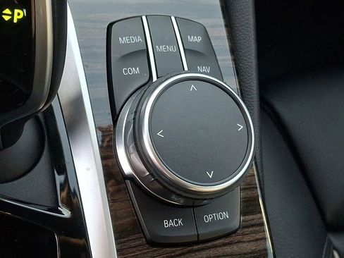 Used 2019 BMW 530i xDrive image 21