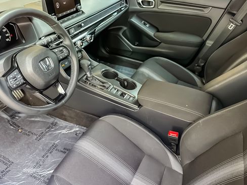 Used 2025 Honda Civic Sport image 9