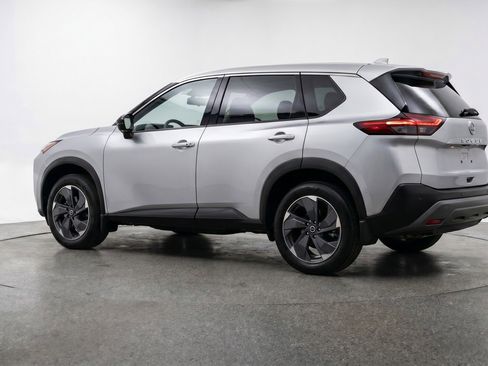 Used 2025 Nissan Rogue SV AWD/4WD image 6