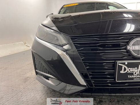 Used 2025 Nissan Altima 2.5 SV FWD image 11