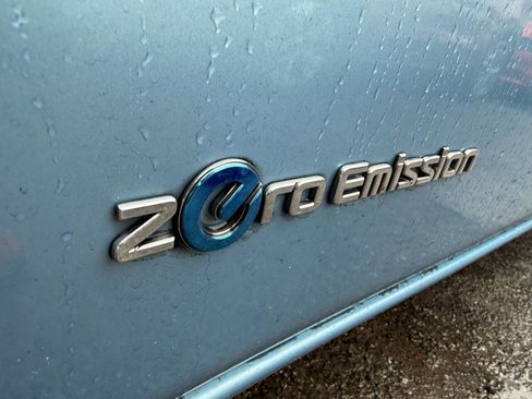 Used 2015 Nissan Leaf S w/ Charge Package FWD image 4