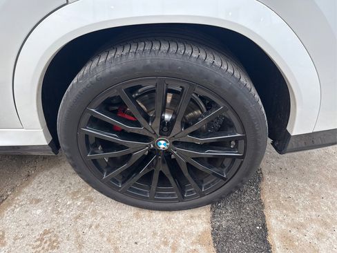 Used 2022 BMW X6 xDrive40i w/ M Sport Package image 19