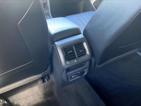 Used 2023 Volkswagen Tiguan SE AWD/4WD image 12