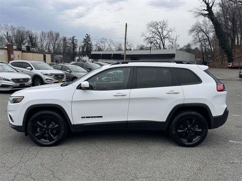 Used 2019 Jeep Cherokee Latitude Plus image 6
