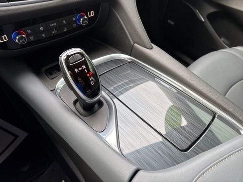 Used 2018 Buick Enclave Premium image 25