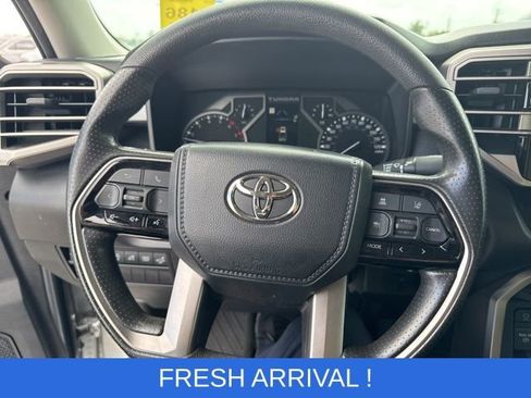 Used 2022 Toyota Tundra SR5 w/ SR5 Convenience Package image 4