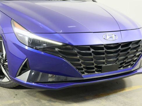 Used 2023 Hyundai Elantra Limited image 38
