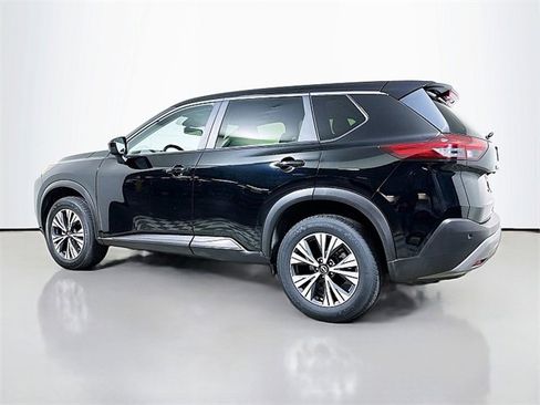 Used 2023 Nissan Rogue SV image 5