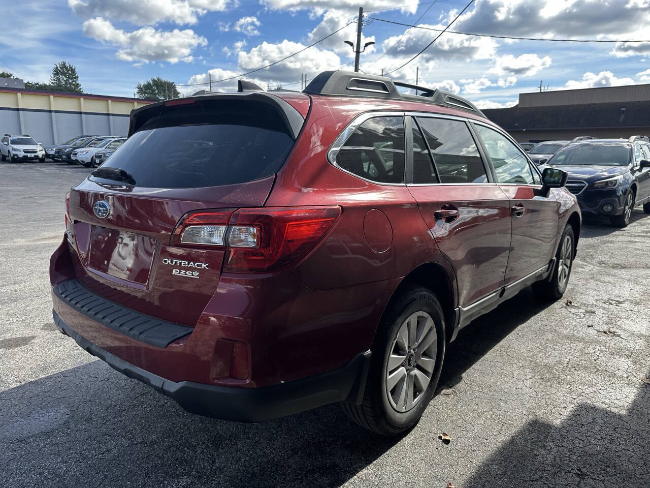 Used 2017 Subaru Outback 2.5i Premium AWD/4WD image 5