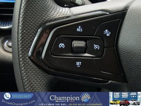 Used 2025 Chevrolet Trax LT FWD image 22