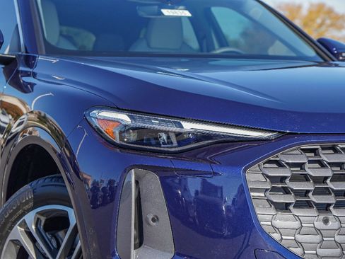 New 2025 Audi Q5 Premium Plus image 2