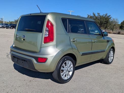 Used 2013 Kia Soul + image 4