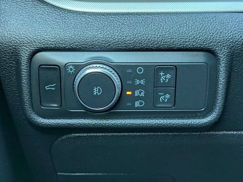 Used 2020 Ford Explorer XLT w/ Equipment Group 202A RWD image 26