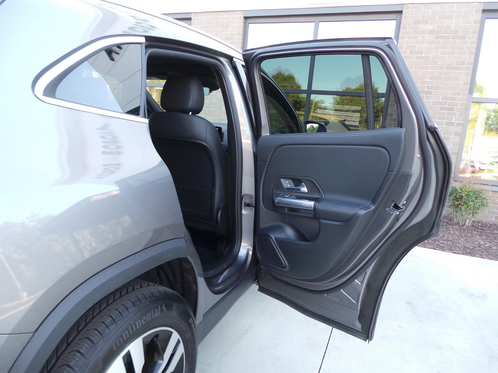 Used 2025 Mercedes-Benz GLA 250 image 35
