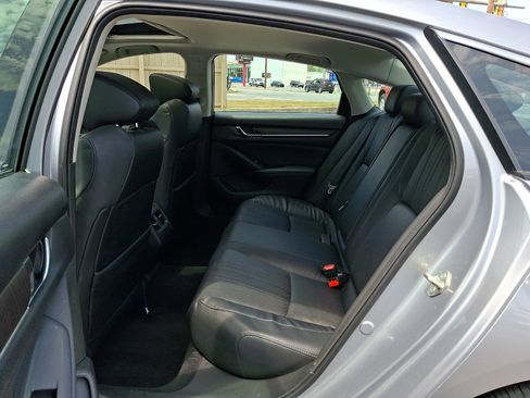 Used 2018 Honda Accord EX-L image 12