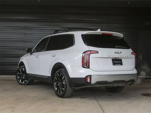 Used 2024 Kia Telluride SX image 3