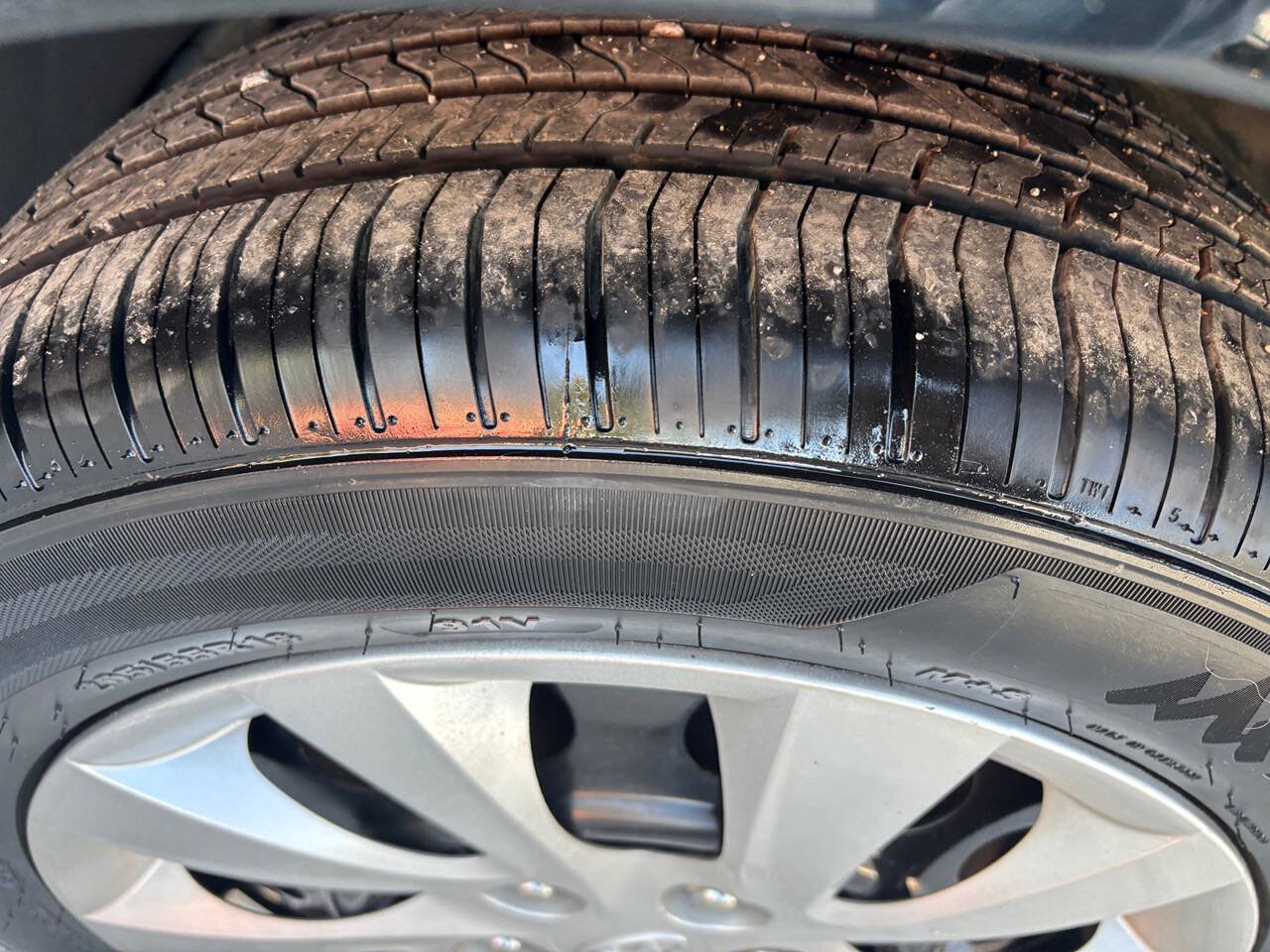 Used 2012 Hyundai Elantra GLS FWD image 10