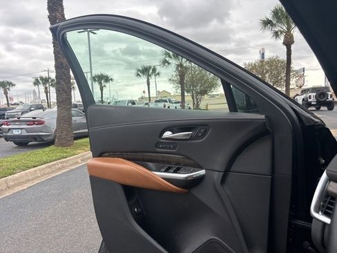 Used 2020 Cadillac XT4 Premium Luxury image 17