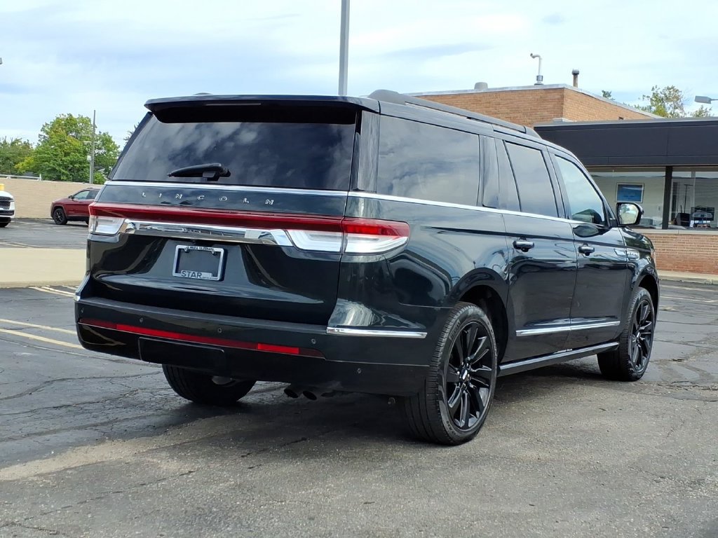 Used 2024 Lincoln Navigator L Black Label AWD/4WD image 7