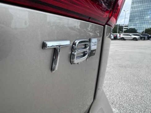 Certified 2026 Volvo XC60 T8 Ultra w/ Climate Package AWD/4WD image 7