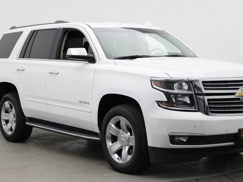 Used 2019 Chevrolet Tahoe Premier RWD image 3