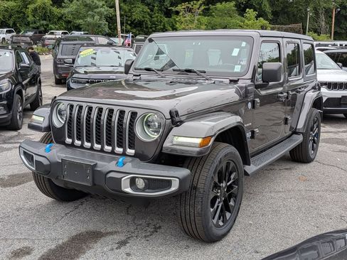 Used 2023 Jeep Wrangler Unlimited Sahara w/ Cold Weather Group AWD/4WD image 1