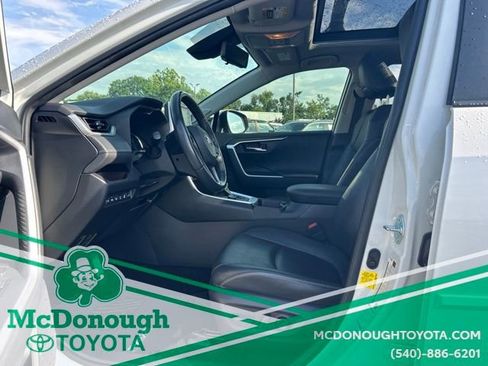 Used 2019 Toyota RAV4 Limited AWD/4WD image 14