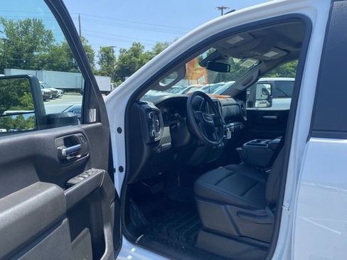 New 2025 GMC Sierra 3500 Pro w/ Convenience Package image 16