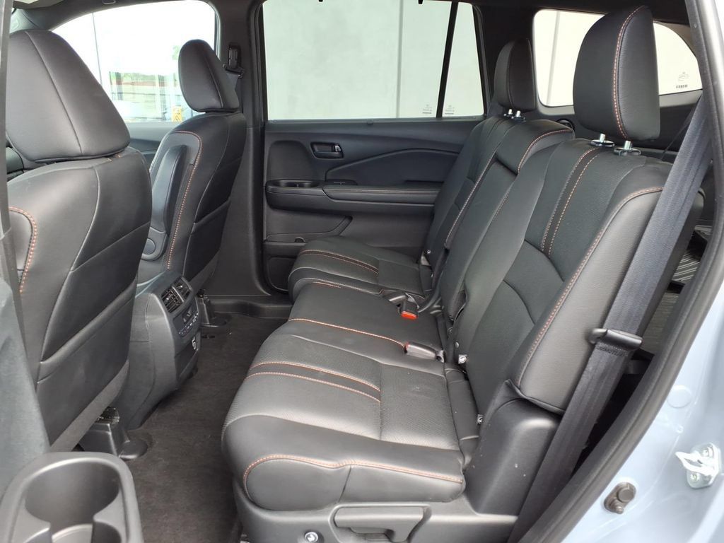 Used 2022 Honda Pilot TrailSport image 8