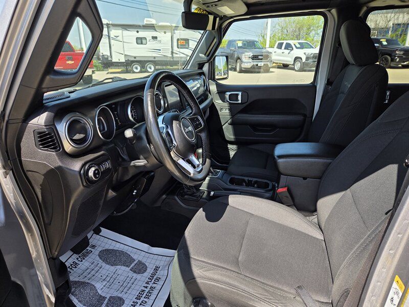 Used 2020 Jeep Gladiator Overland w/ Uconnect 4C Nav & Sound Group AWD/4WD image 10