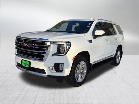 Used 2024 GMC Yukon SLT w/ SLT Luxury Package image 2