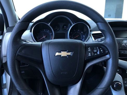 Used 2013 Chevrolet Cruze LS FWD image 24