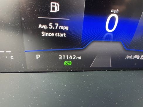 Certified 2024 Volkswagen Tiguan SE R-Line image 23